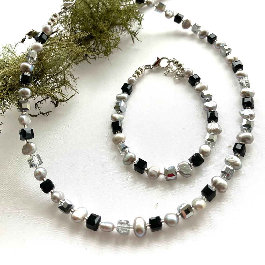 20204 Necklace & Bracelet