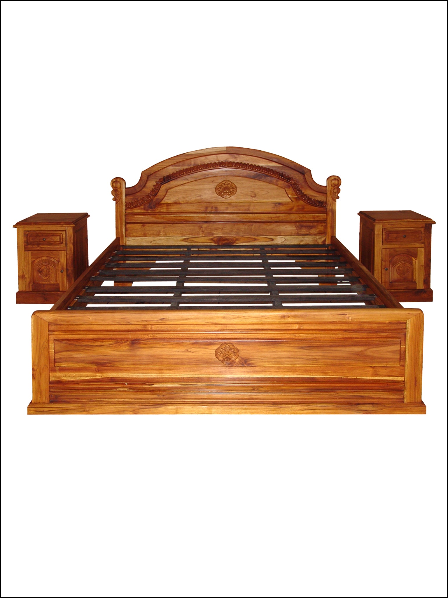 Batavia Solid Teak, Indiana Bed with carving