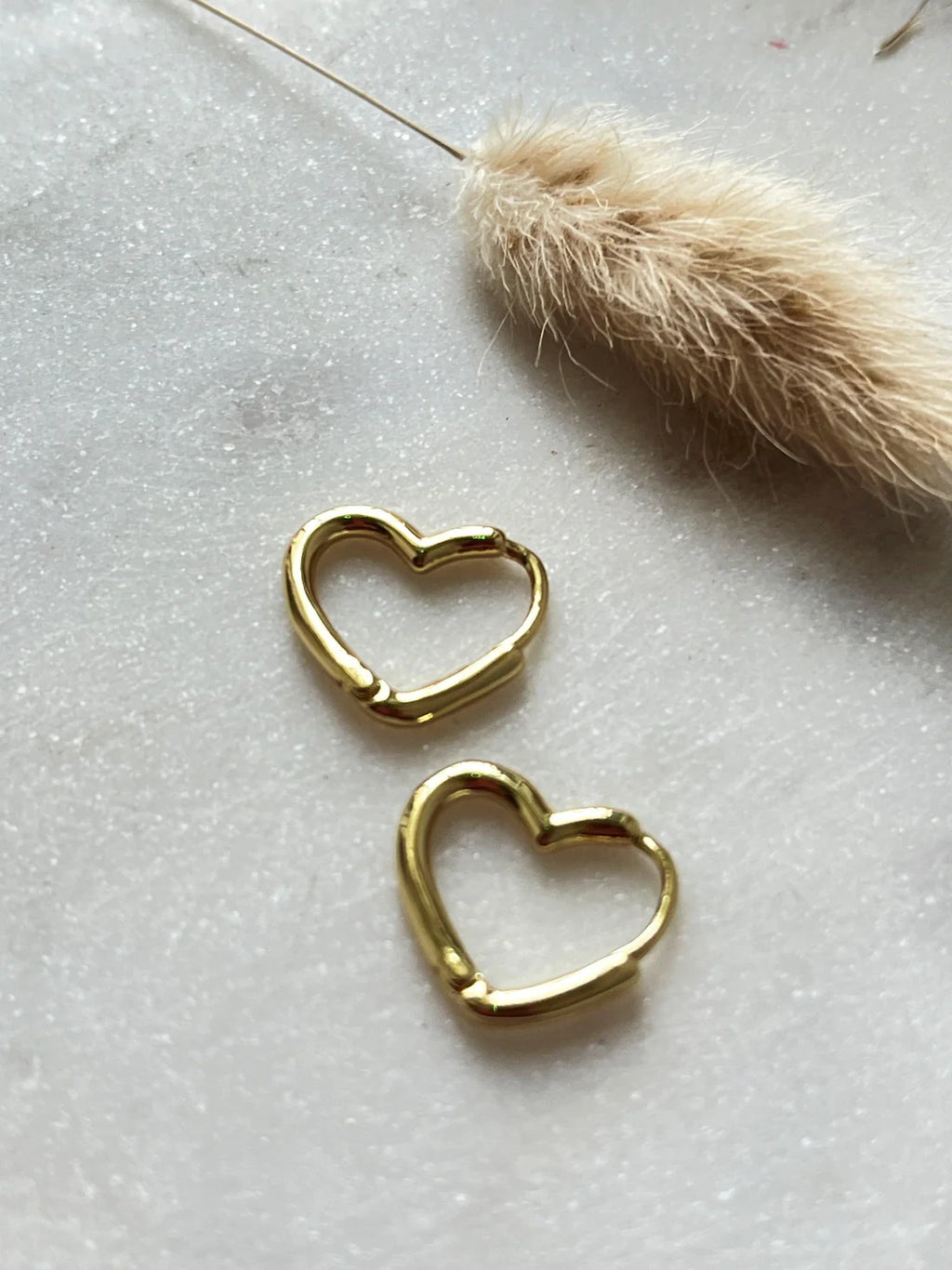 KJY-112 Heart Huggies, Earring