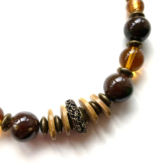 MIS-119 Necklace, close up