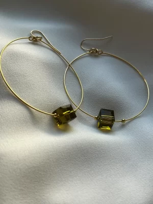 KYBALION Glass Cube Gold Hoops Olive Large
